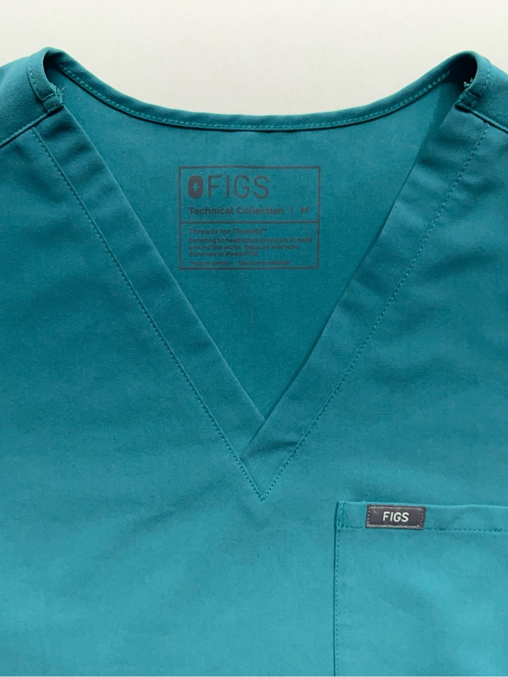Figs Catarina One Pocket Scrub Top Womens Size Medium in Green
